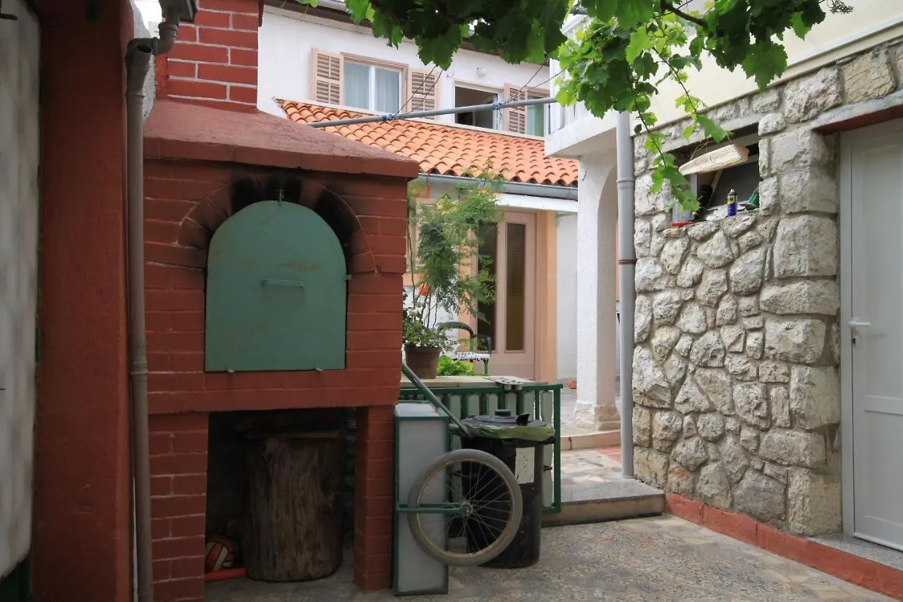 Apartments By The Sea Veli Losinj, Losinj - 7959 0*,  Croazia